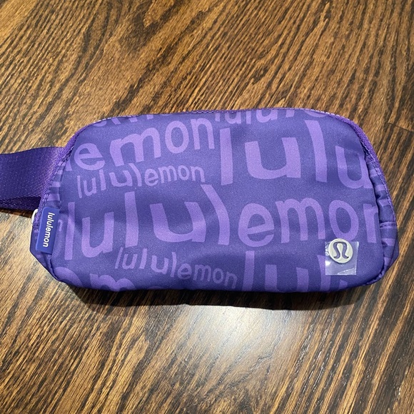 NWT Lululemon wordmark everywhere belt bag - Picture 2 of 6
